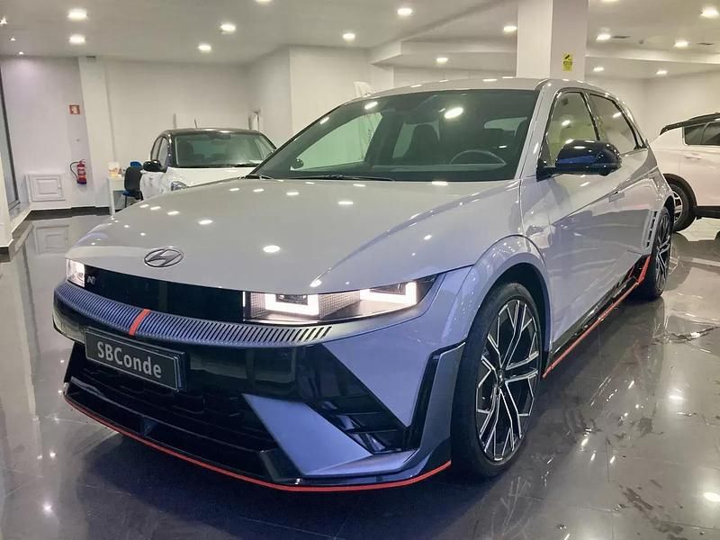 Cinza Usado 2024 Hyundai Ioniq 6 Sedan | € 66.000 - Imagem 1/4