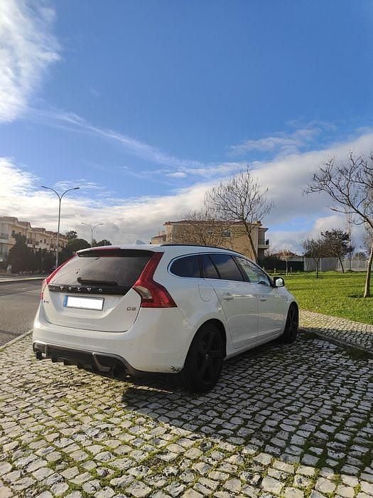 Usado Volvo V60 R-Design 163 HP (119 kW) 2011 Carrinha