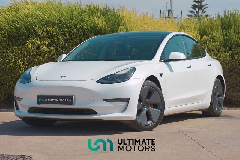 Branco Usado 2022 Tesla Model 3 Long Range Sedan | € 31.450 (Preço justo) - Imagem 1/4