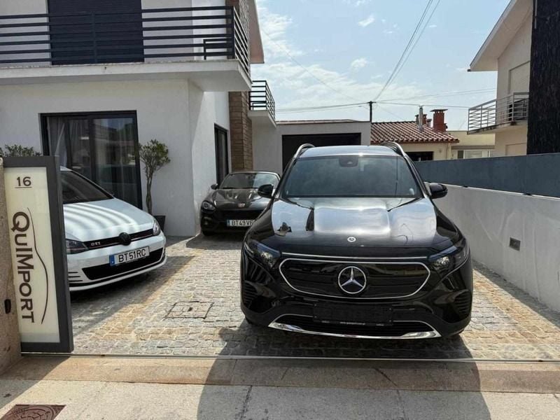 Outra Usado 2022 Mercedes EQB300 SUV | € 29.990 - Imagem 1/4