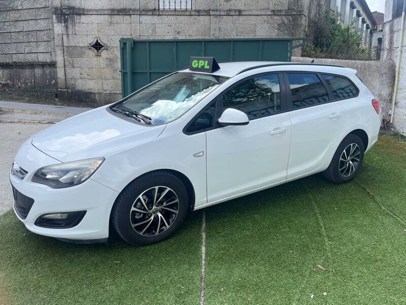 Usado 2015 Opel Astra Carrinha | € 7.990 (Preço justo) - Imagem 1/4