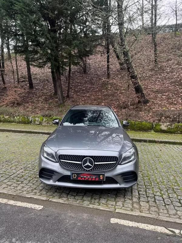 Usado Mercedes C300e AMG 194 HP (142 kW) 2020 Cinzento Carrinha