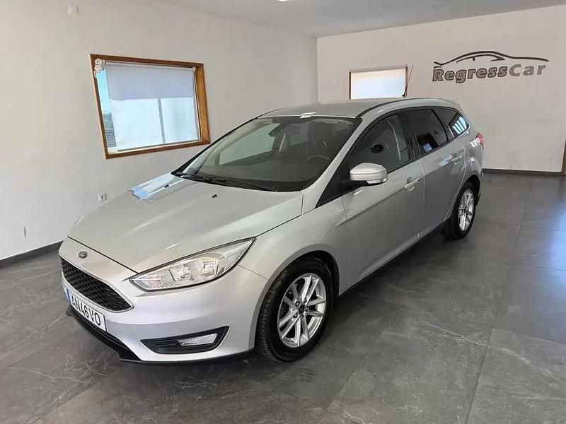 Cinzento Usado 2015 Ford Focus Active Carrinha | € 7.990 (Bom preço) - Imagem 1/4
