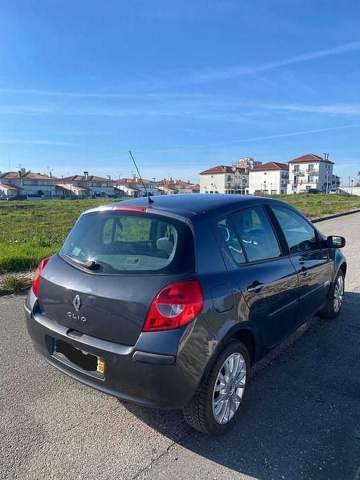 Usado Renault Clio II Rip Curl 75 HP (55 kW) 2008 Sedan