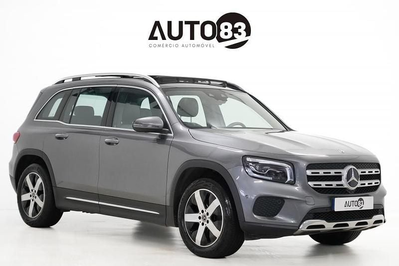 Cinzento Usado 2020 Mercedes 180 Sedan | € 29.990 (Preço justo) - Imagem 1/4