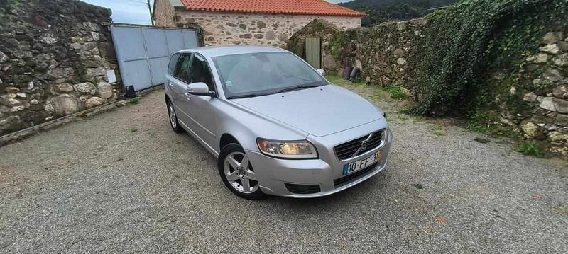Cinzento Usado 2008 Volvo V50 Carrinha | € 6.750 - Imagem 1/4