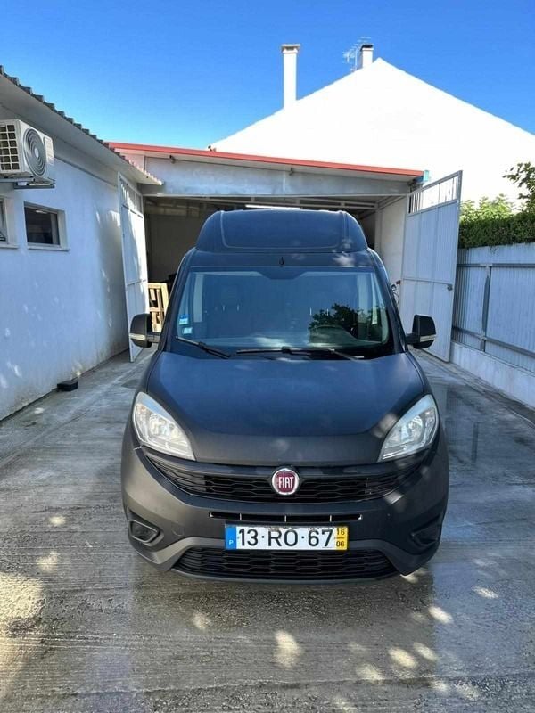 Preto Usado 2016 Fiat Doblò Monovolume | € 8.000 (Super Preço) - Imagem 1/4
