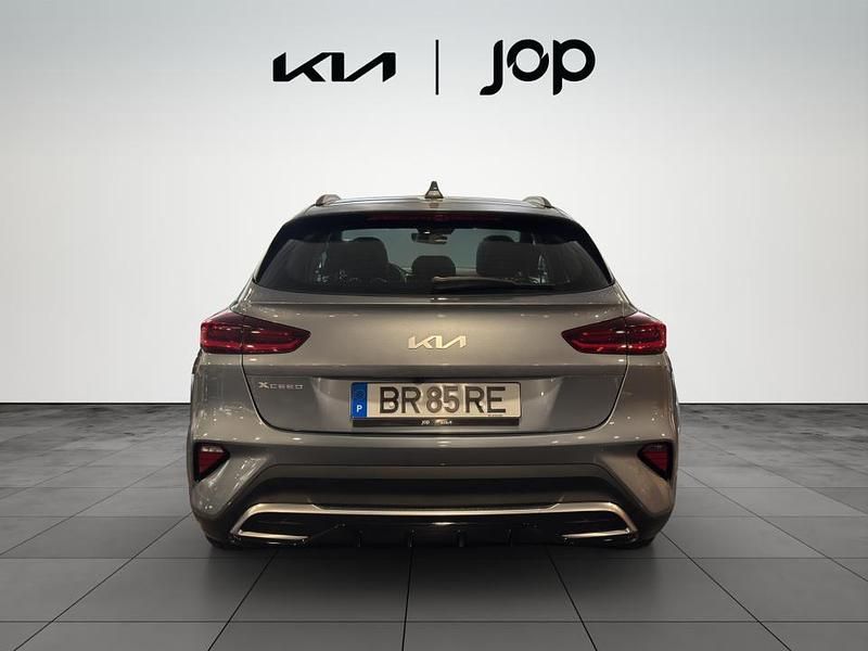 Usado Kia XCeed 100 HP (73 kW) 2025 Cinza SUV