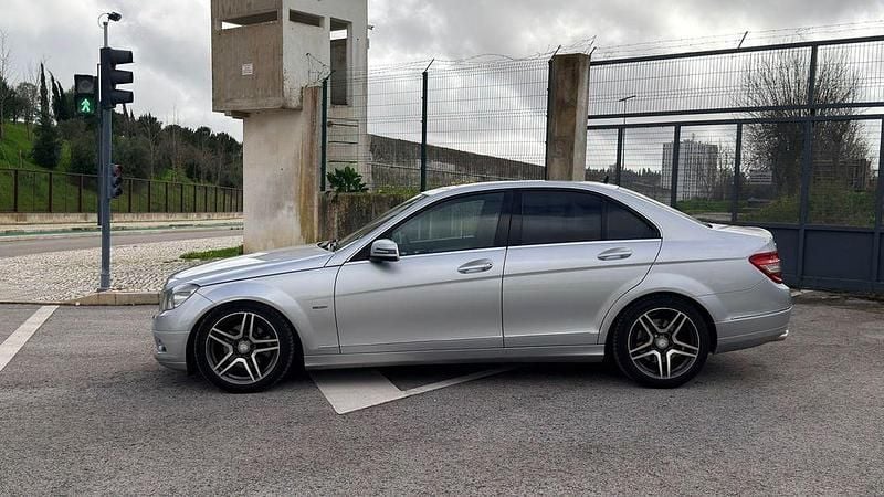 Usado Mercedes C250 204 HP (150 kW) 2009 Sedan