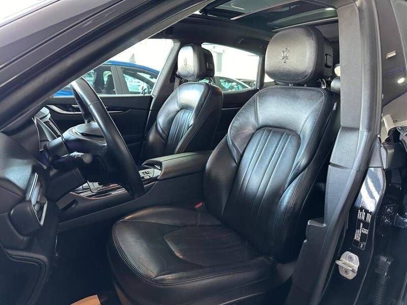 Usado Maserati Levante 275 HP (202 kW) 2017 Preto SUV