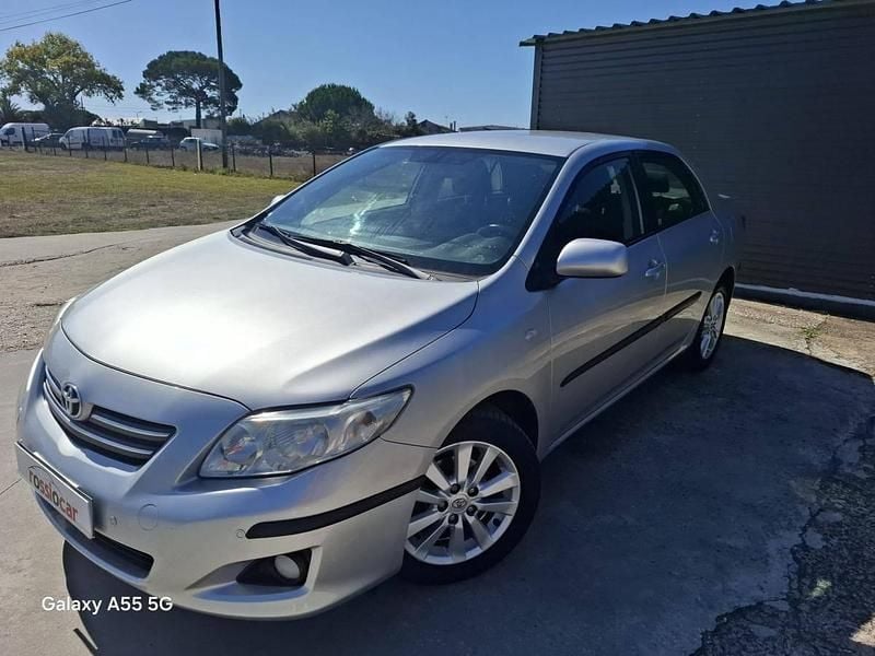 Cinzento Usado 2007 Toyota Corolla | € 8.450 - Imagem 1/4