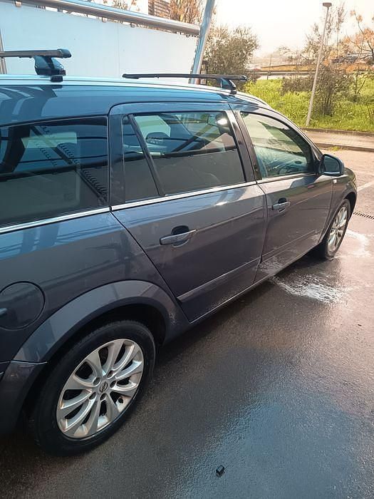 Usado Opel Astra 110 HP (80 kW) 2010 Sedan