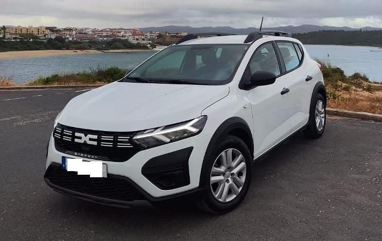 Branco Usado 2024 Dacia Sandero Citadino | € 16.900 (Preço justo) - Imagem 1/4