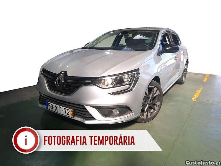 Cinza Usado 2019 Renault Mégane IV LIMITED Citadino | € 12.990 - Imagem 1/1