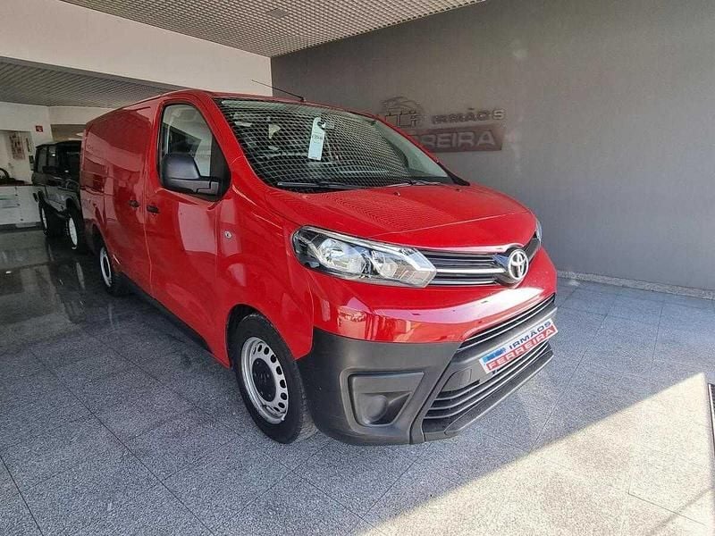 Vermelho Usado 2018 Toyota Proace Van | € 16.500 (Preço elevado) - Imagem 1/4