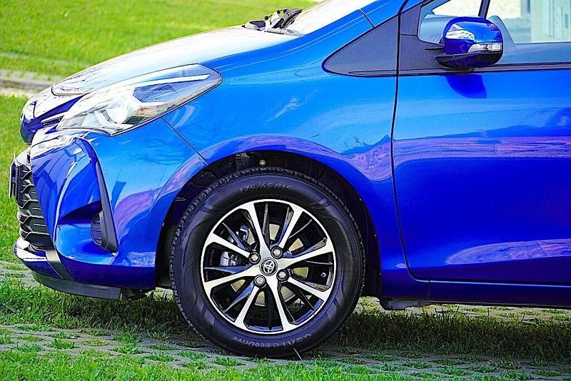 Usado Toyota Yaris Comfort 72 HP (52 kW) 2020 Azul