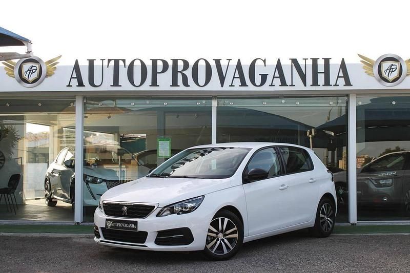 Branco Usado 2020 Peugeot 308 Style Citadino | € 18.900 (Preço elevado) - Imagem 1/4