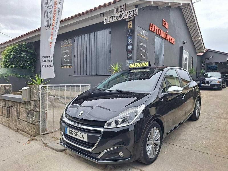 Preto Usado 2016 Peugeot 208 Citadino | € 8.900 (Preço justo) - Imagem 1/4