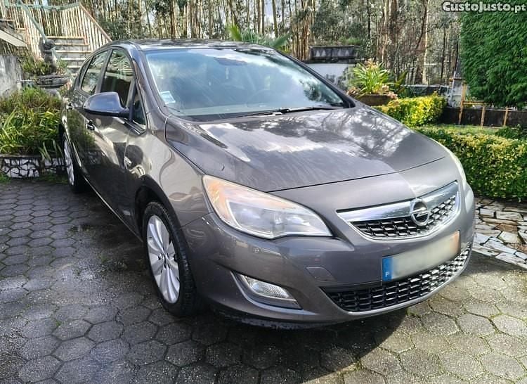 Usado Opel Astra 90 HP (66 kW) 2010 Cinza Citadino