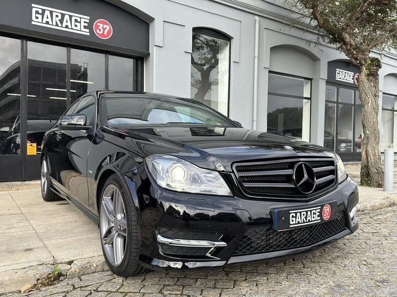 Preto Usado 2011 Mercedes C220 Edition Coupé | € 17.490 - Imagem 1/4
