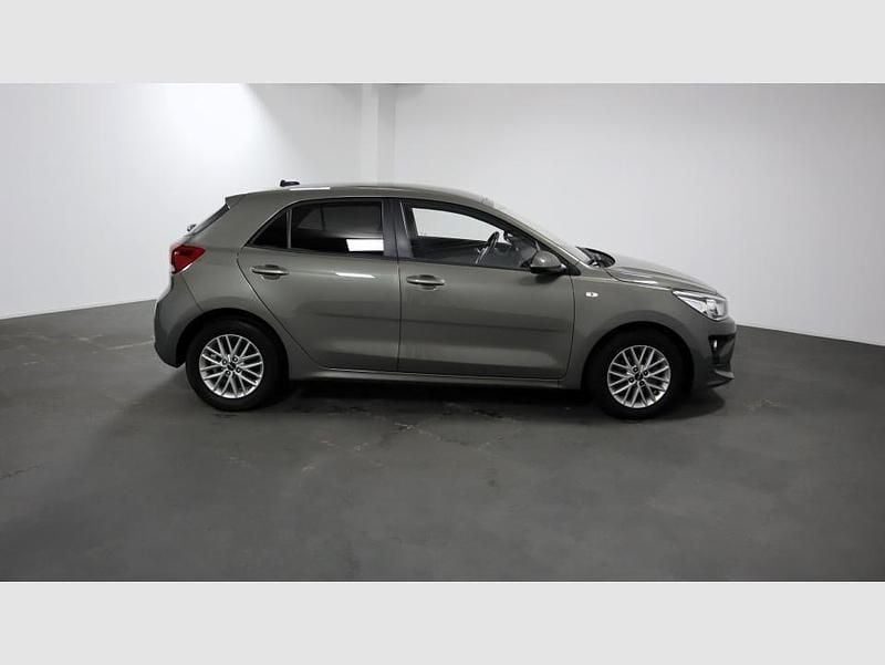 Cinza Usado 2022 Kia Rio | € 15.790 (Preço justo) - Imagem 1/4
