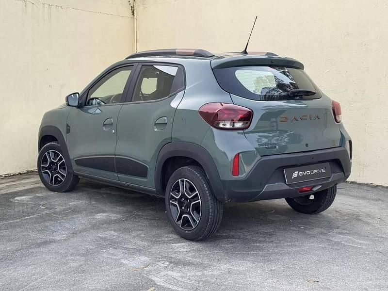 Usado Dacia Spring Extreme 47 kW (65 HP) 2024 Verde escuro Citadino