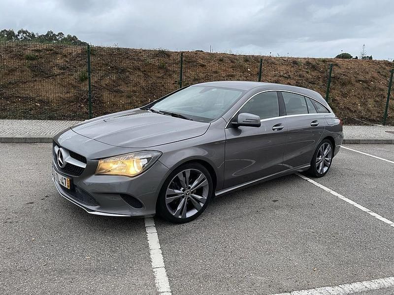 Usado 2017 Mercedes CLA180 Sedan | € 20.950 (Bom preço) - Imagem 1/4