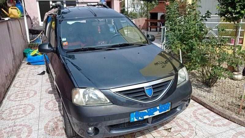Usado 2008 Dacia Logan MCV Prestige Sedan | € 2.999 - Imagem 1/4