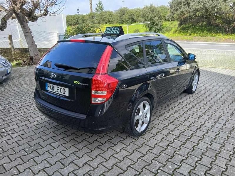 Usado Kia Ceed 90 HP (66 kW) 2010 Preto Citadino