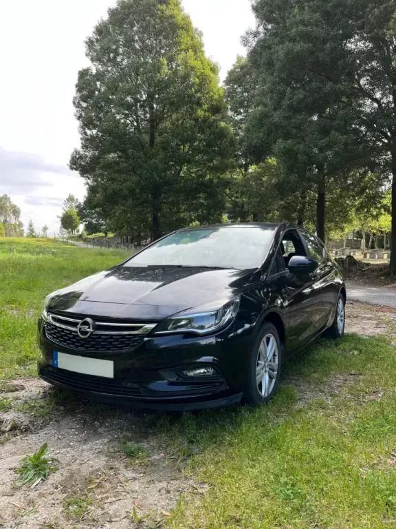 Preto Usado 2018 Opel Astra Innovation Citadino | € 14.900 (Preço elevado) - Imagem 1/4