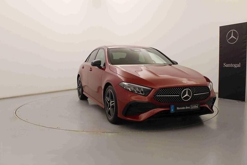 Roxo Novo 2025 Mercedes A200 Sedan | € 42.990 (Preço justo) - Imagem 1/4