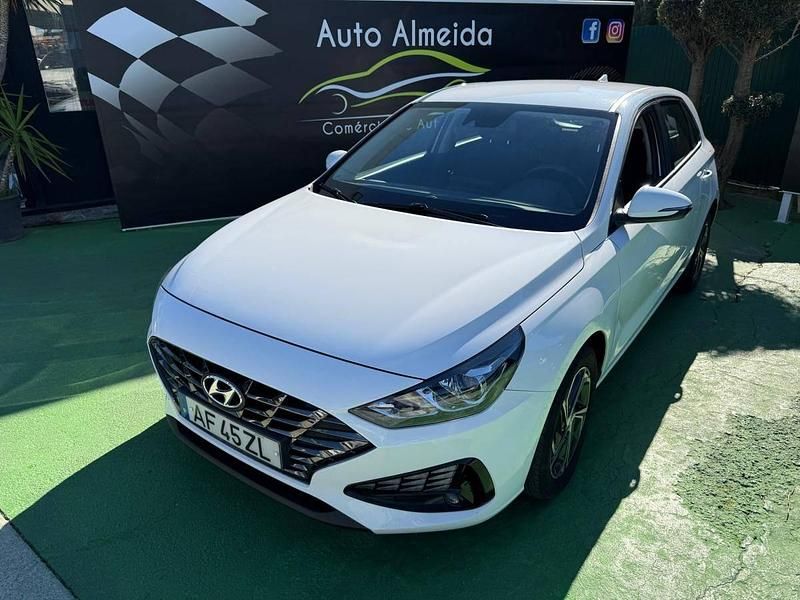 Usado Hyundai i30 136 HP (100 kW) 2021 Branco