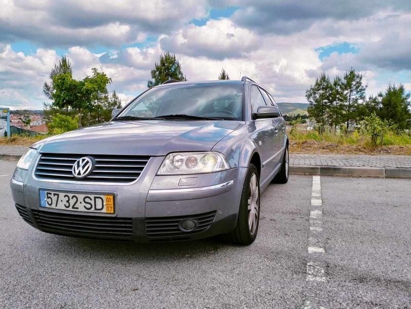 Cinzento Usado 2001 VW Passat Carrinha | € 5.500 (Caro) - Imagem 1/4