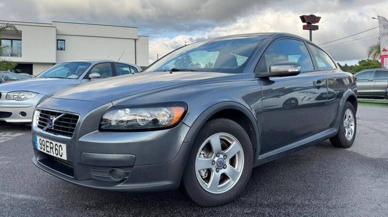 Cinzento Usado 2007 Volvo C30 Citadino | € 4.750 (Super Preço) - Imagem 1/4