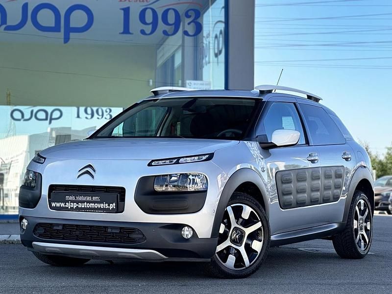 Cinza Usado 2017 Citroën C4 Rip Curl SUV | € 13.870 (Preço justo) - Imagem 1/4
