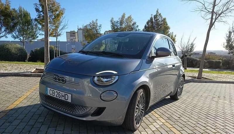 Cinzento Usado 2023 Fiat 500e | € 15.000 (Super Preço) - Imagem 1/4
