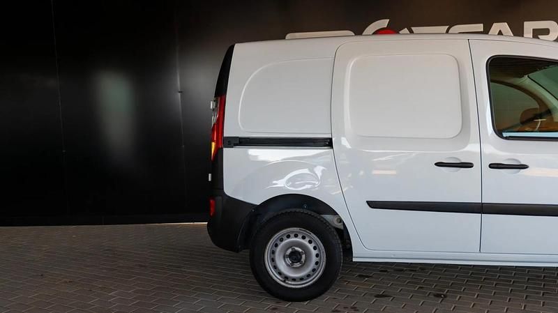 Usado Renault Kangoo Business 75 HP (55 kW) 2019 Branco Sedan