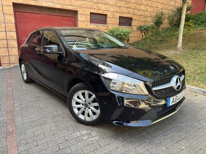 Preto Usado 2018 Mercedes A180 Urban | € 17.800 (Super Preço) - Imagem 1/4