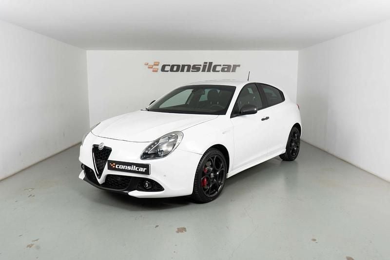 Branco Usado 2019 Alfa Romeo Giulietta Citadino | € 16.890 (Preço justo) - Imagem 1/4