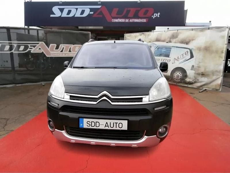 Usado Citroën Berlingo XTR 114 HP (83 kW) 2014 Preto Monovolume
