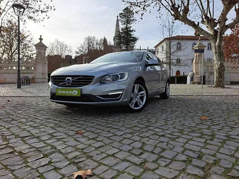 Usado Volvo V60 190 HP (139 kW) 2017 Cinzento Carrinha