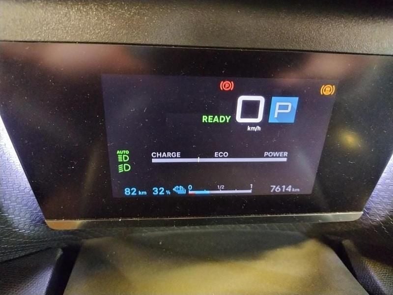 Usado Citroën e-C4 100 kW (136 HP) 2024 Preto Sedan