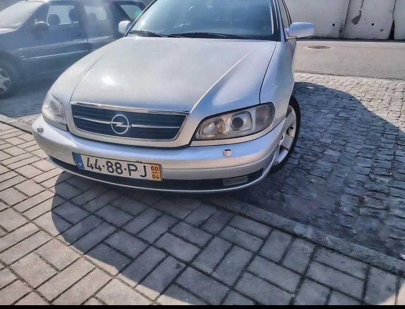 Usado 2000 Opel Omega Sedan | € 1.500 - Imagem 1/4