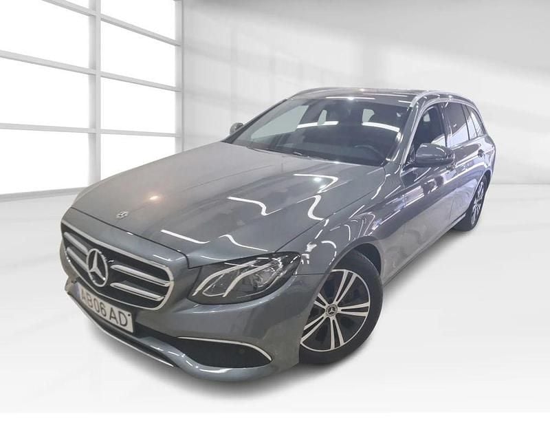 Cinza Usado 2020 Mercedes E220 Avantgarde Carrinha | € 36.400 - Imagem 1/4