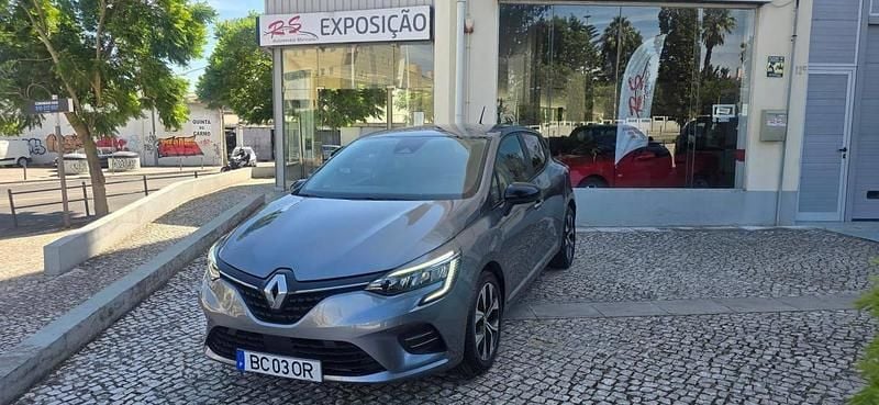 Cinza Usado 2023 Renault Clio V Evolution | € 16.900 (Preço justo) - Imagem 1/4