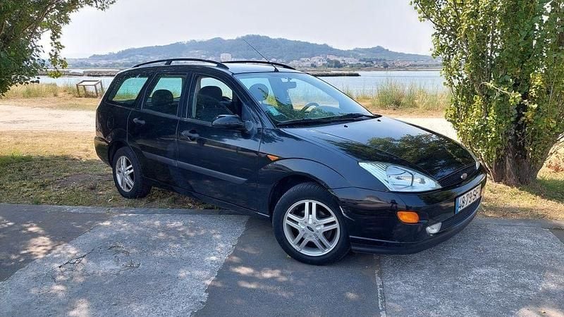 Usado 2001 Ford Focus Sedan | € 1.050 (Super Preço) - Imagem 1/4