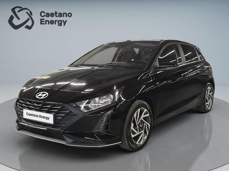 Phantom black (metalizado) Usado 2023 Hyundai i20 Comfort | € 16.250 (Preço justo) - Imagem 1/4