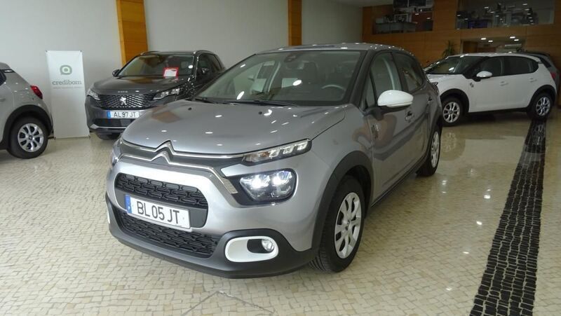 Cinza Usado 2024 Citroën C3 PureTech Citadino | € 16.800 (Preço justo) - Imagem 1/4