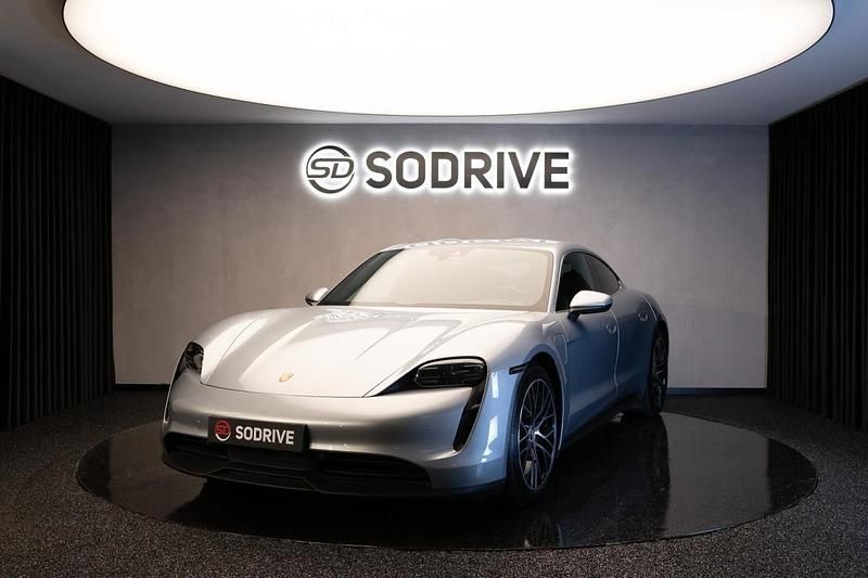 Cinzento Usado 2020 Porsche Taycan | € 60.900 (Preço elevado) - Imagem 1/4