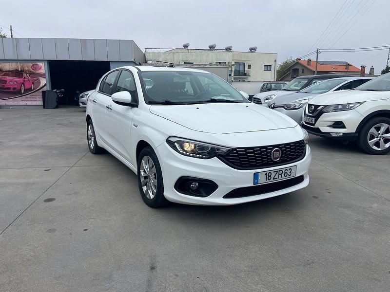Branco Usado 2019 Fiat Tipo Easy Sedan | € 10.900 (Preço justo) - Imagem 1/4